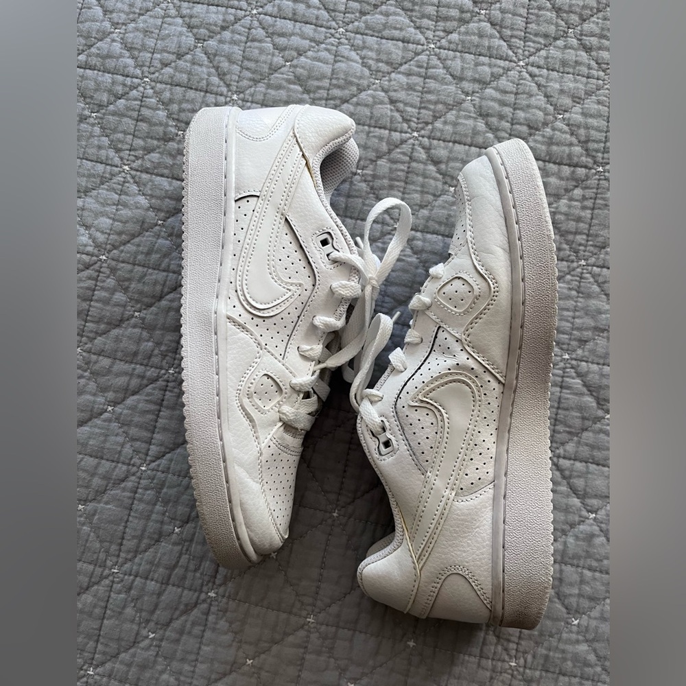Nike Son of Force White Men's Size 6Y
